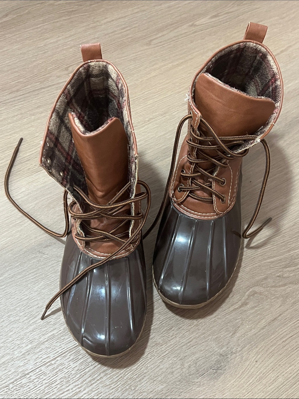 Adriana New York Brown and Dark Brown Lace-Up Duck Boots